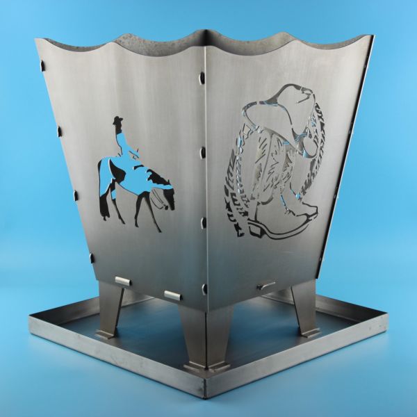 Feuerkorb Westernreiten_Typische Ausrüstung für Cowboy bzw. Westernreiter_Cowboyhut_Lasso_Cowboystiefel