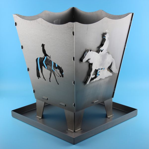 Feuerkorb „Westernreiten“ Design 2_Metallbau Nickel Design_Reiter in Pleasure Disziplin komplett ausgelasert_Reiter in Reining Disziplin in 3D-Motiv Darstellung