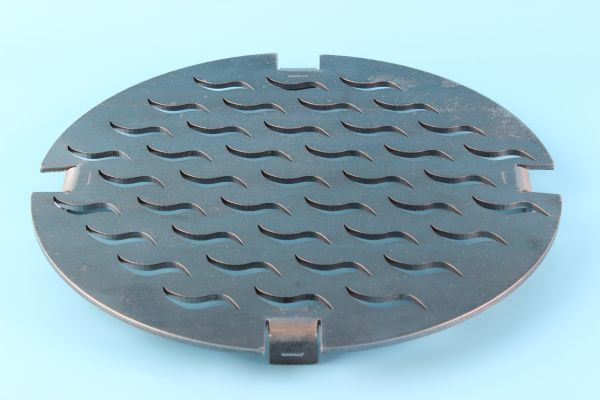 Grillrosteinsatz aus Stahl für Feuerplatten mit einem zentralen Loch von 200 mm Ø