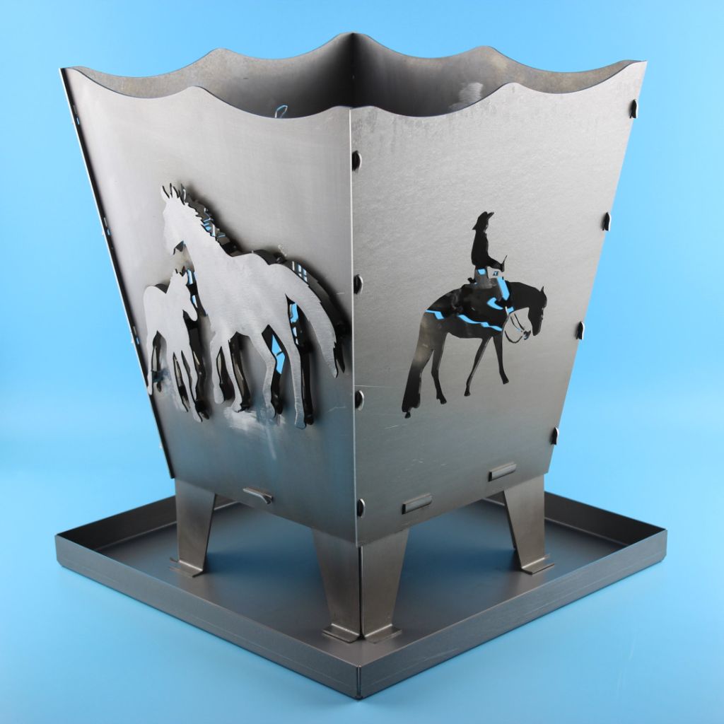 Feuerkorb „Westernreiten“ Design 2_Stute mit Fohlen in 3D-Darstellung_Reiter in der Disziplin Pleasure_ausgelasert